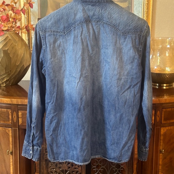 Levi’s Denim Shirt - Picture 3 of 5